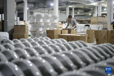 河北遷安:外貿企業(yè)訂單生產忙